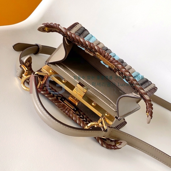  ī ̾ ڴ ̴ F0095001-4