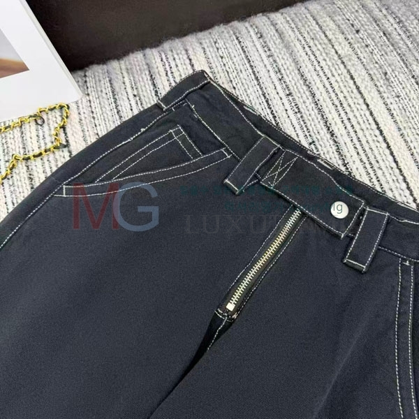  ũ Ʃ  AU232340238-3