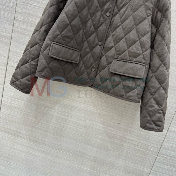  η** ٿ е LP2923022-3