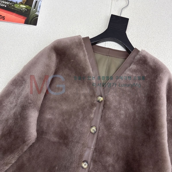  ο þ   LOW23023-3