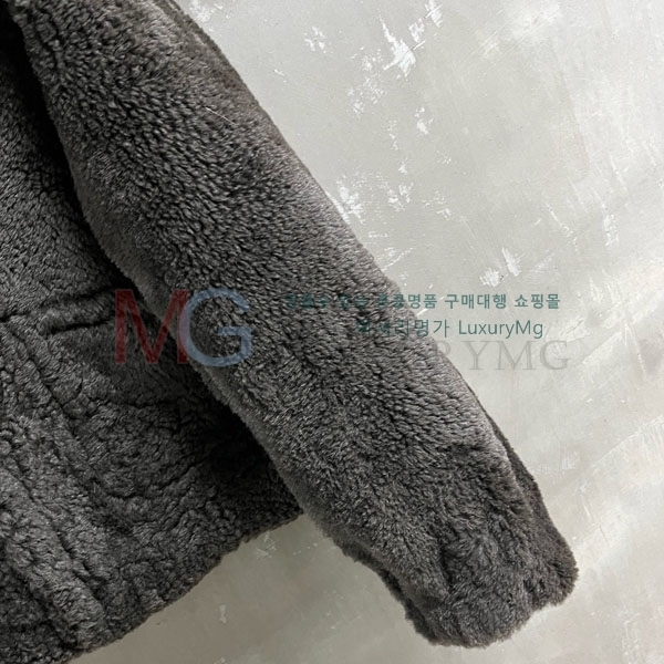  η**  þ   LP31055-17