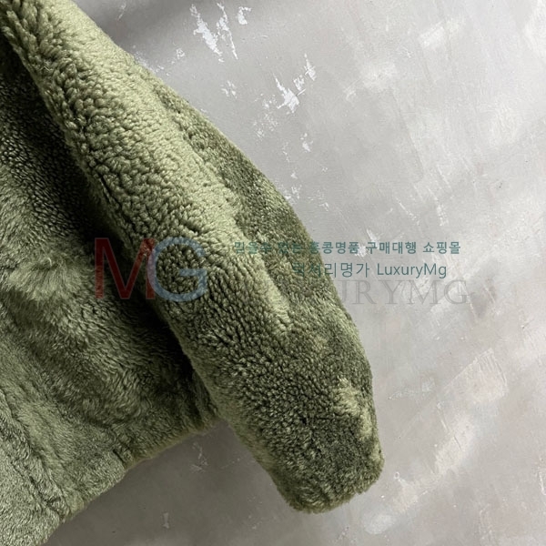  η**  þ   LP31055-18