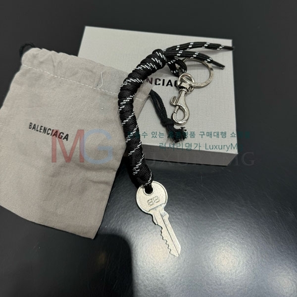 �������� �߷��þư� ŰȦ�� BA23017-3