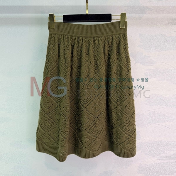  η** ĿƮ LP234052-1