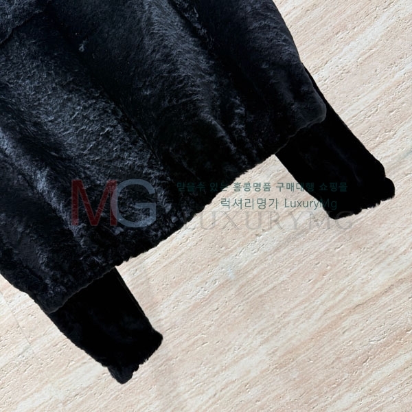  ο þ   LOW234080-5