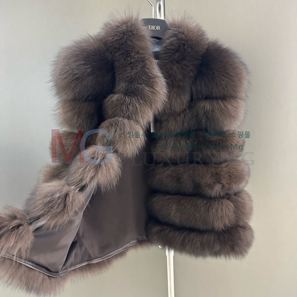   þ    DO8282306-9