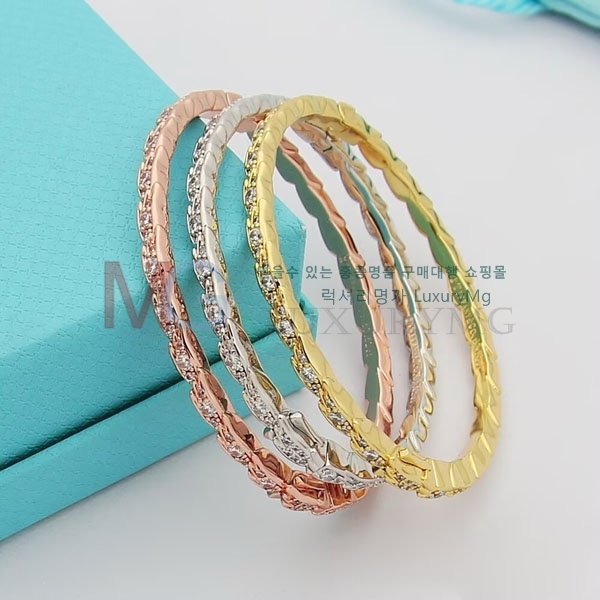 Ƽ�Ĵ� ���� �������� TF524504-1