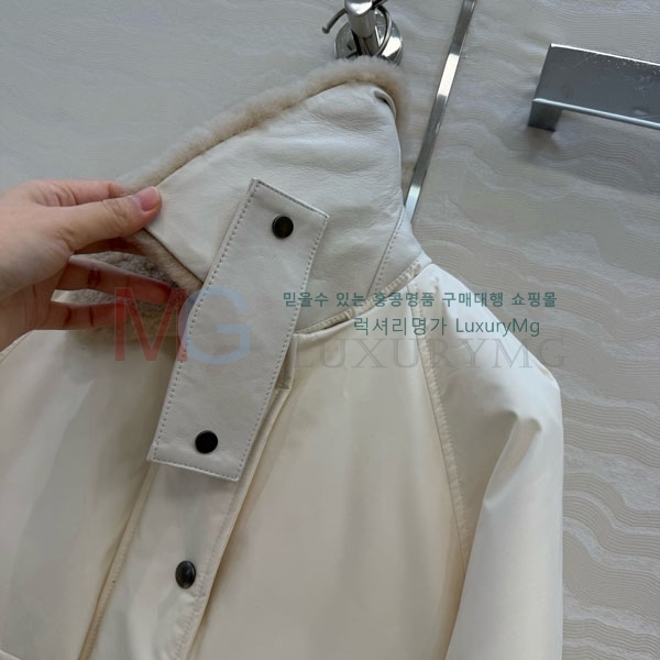  ο ٿ е  LOW234053-6