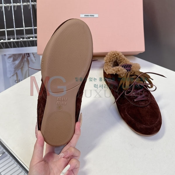 ���� �̿�̿� ����Ŀ�� MI3378923-2