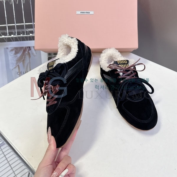 ���� �̿�̿� ����Ŀ�� MI3378923-1