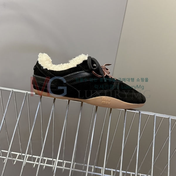 ���� �̿�̿� ����Ŀ�� MI3378923-1