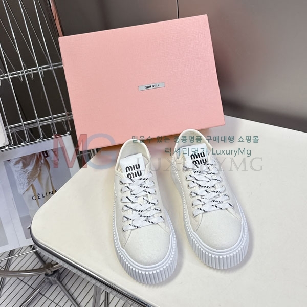 ���� �̿�̿� ����Ŀ�� MI3302884-2