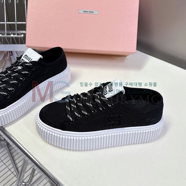 ���� �̿�̿� ����Ŀ�� MI3302884-1