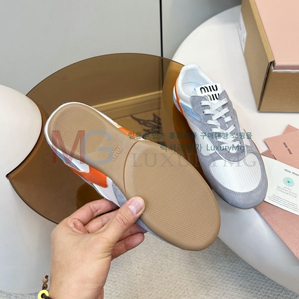 �������� �̿�̿� ����Ŀ�� M5M66011-2