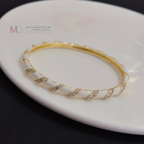 �������� ��쿡 ���� CAR67087-4