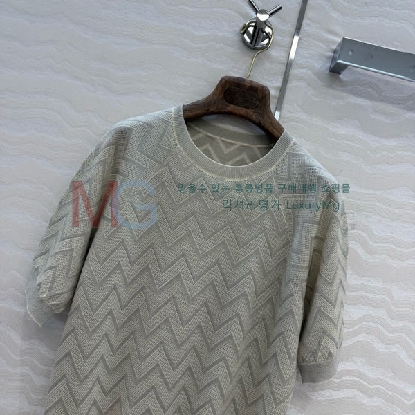 ���� �η�**�� ���� Ƽ���� LP345777-9