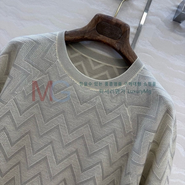 ���� �η�**�� ���� Ƽ���� LP345777-9