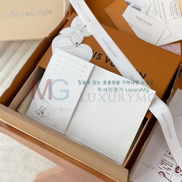 ���̺��� �н���Ʈ Ŀ�� M27083-50