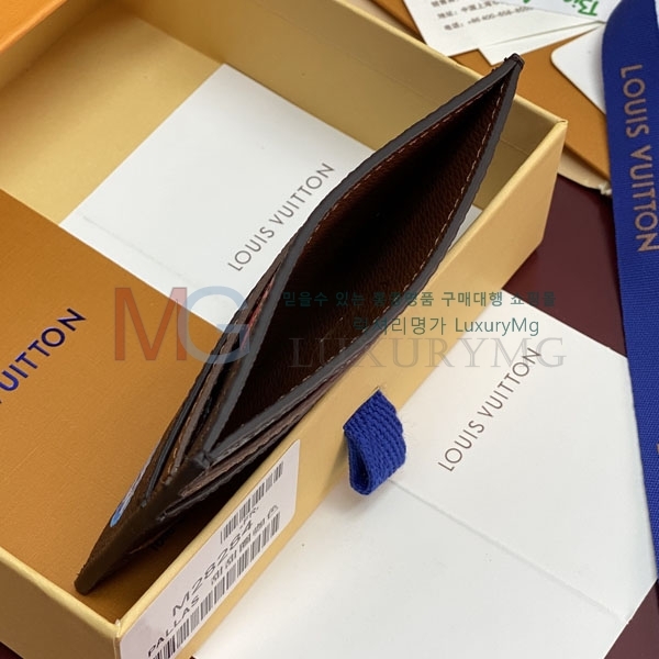 ���̺��� ī�� Ȧ�� M28284-1