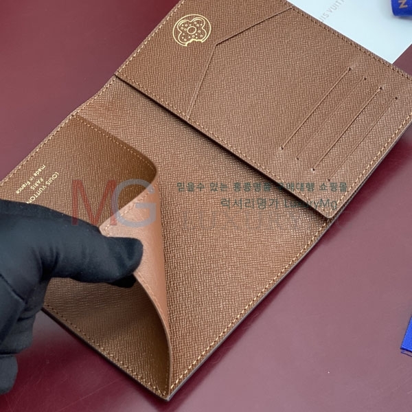 ���̺��� �н���Ʈ Ŀ�� �������� M28281-2