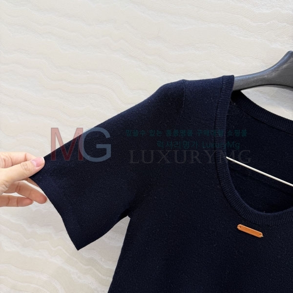 ���� �̿�̿� ���� Ƽ���� MU484650-8