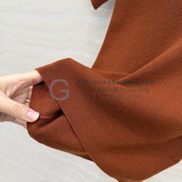 ���� �̿�̿� ���� Ƽ���� MU484650-10