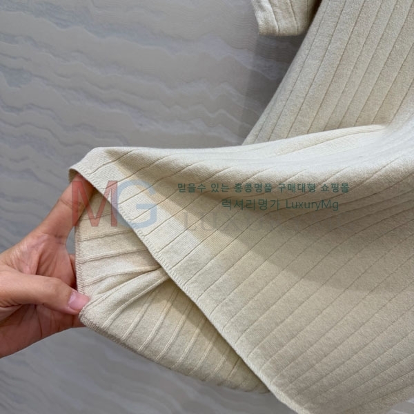 ���� �η�**�� ���� Ƽ���� LP345777-4