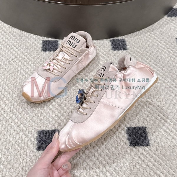 ���� �̿�̿� ����Ŀ�� MI528193-4