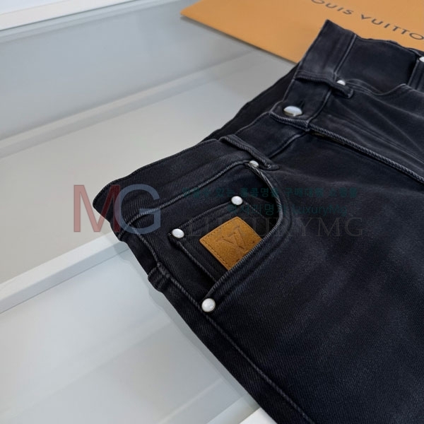 ���� ���̺��� û���� LV326753