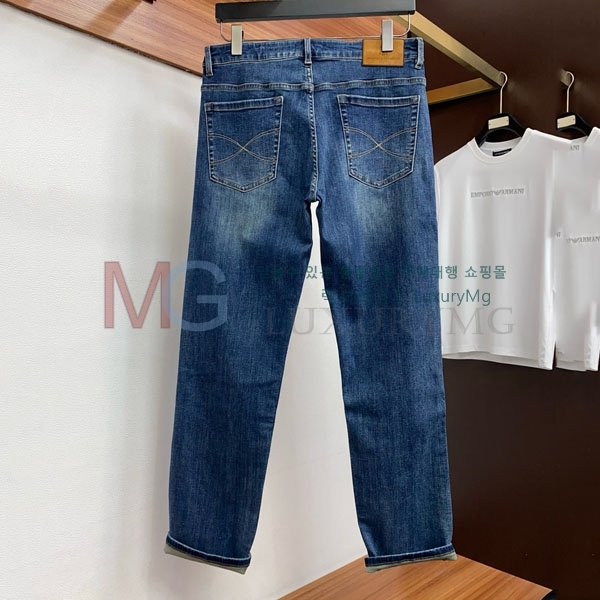 ���� ���ڷ� ��ġ�ڸ� û���� BC256728