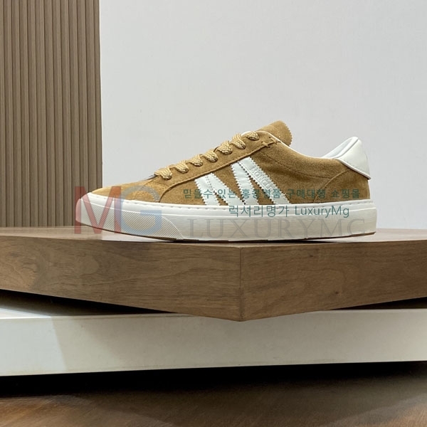 ���� ��**�� ����Ŀ�� MO699033-4