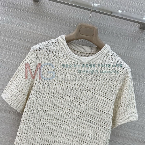 ���� ���ڷ� ��ġ�ڸ� ���� Ƽ���� BC1567032-7