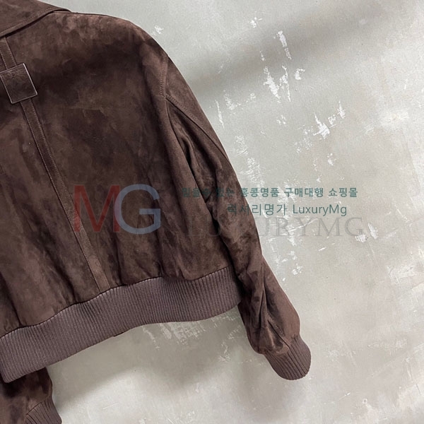 ���� �ο��� �簡�� ���� LOW244502-11