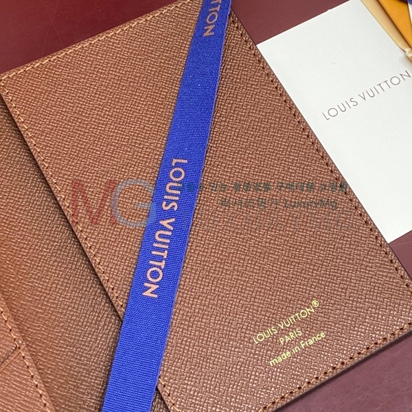 ���̺��� �н���Ʈ Ŀ�� �������� M27548-1