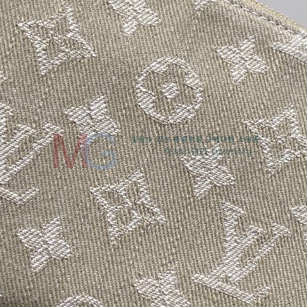 ���̺��� �ڽ���ƽ �Ŀ�ġ M28050-2