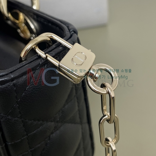 ��� ���̵� �� ���̹� M599090-104
