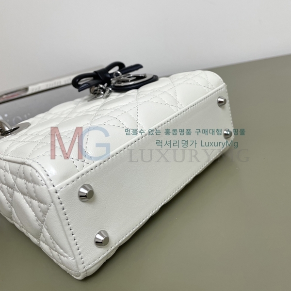 ��� ���̵�� �̴� M1183300-204