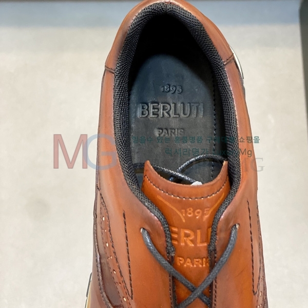 ���� ���ڷ� ��ġ�ڸ� �ȭ BC688111-2