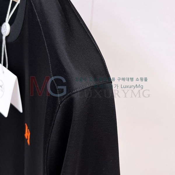 ���� �����޽� ���� Ƽ���� HE646757-2