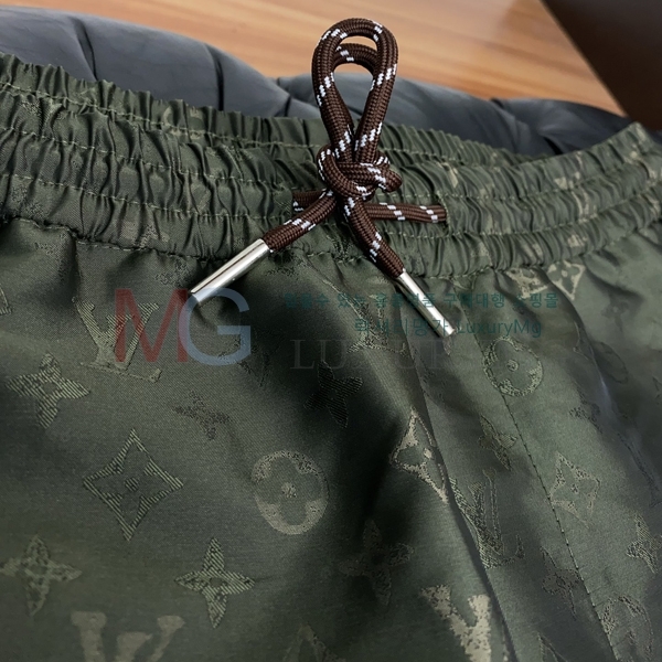 ���� ���̺��� �ݹ��� L979674