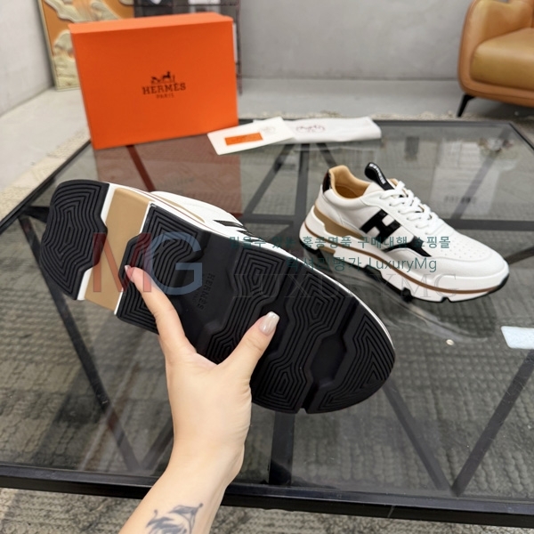 ���� �����޽� �ȭ HR906552