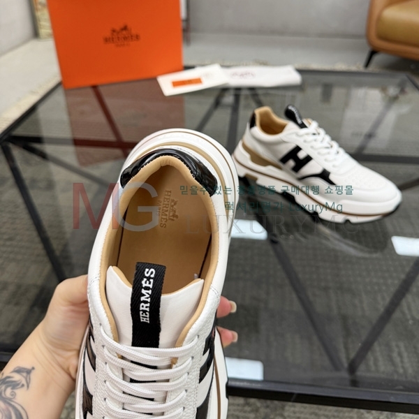 ���� �����޽� �ȭ HR906552