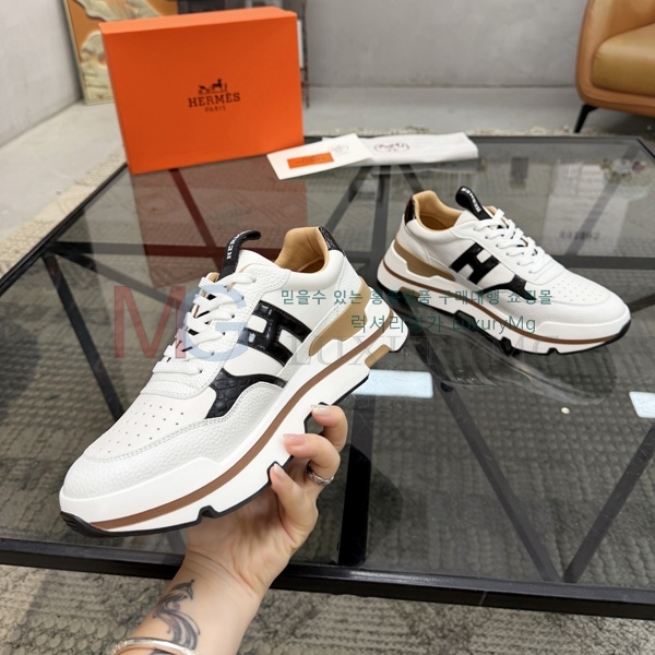 ���� �����޽� �ȭ HR906552