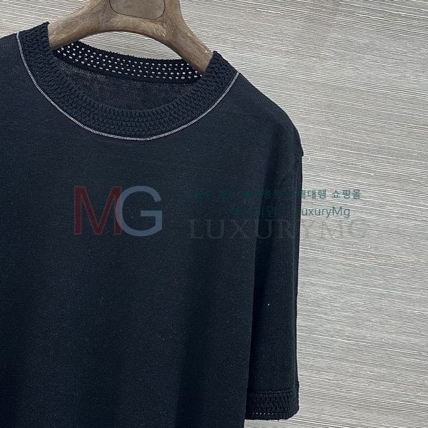 ���� ���ڷ� ��ġ�ڸ� ���� Ƽ���� BC23053-7