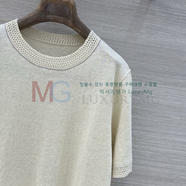 ���� ���ڷ� ��ġ�ڸ� ���� Ƽ���� BC23053-8