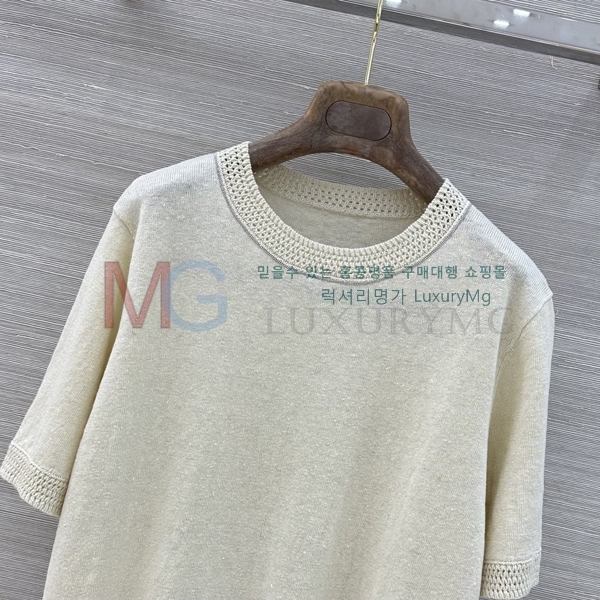 ���� ���ڷ� ��ġ�ڸ� ���� Ƽ���� BC23053-8