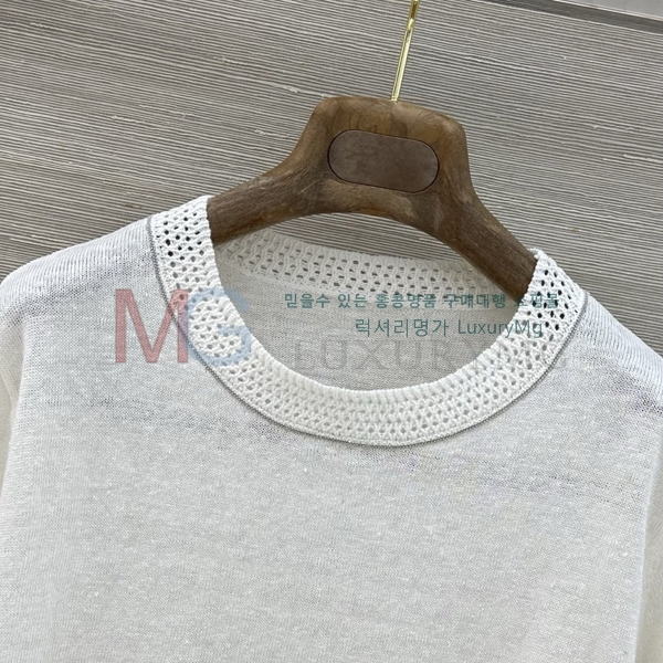 ���� ���ڷ� ��ġ�ڸ� ���� Ƽ���� BC23053-9