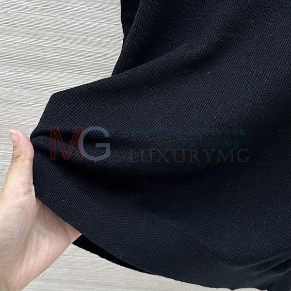 ���� ���ڷ� ��ġ�ڸ� ���� Ƽ���� BC23053-4