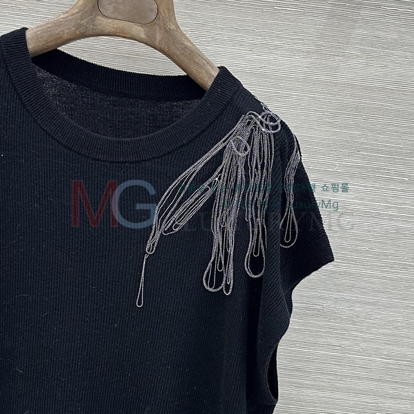 ���� ���ڷ� ��ġ�ڸ� ���� Ƽ���� BC23053-4