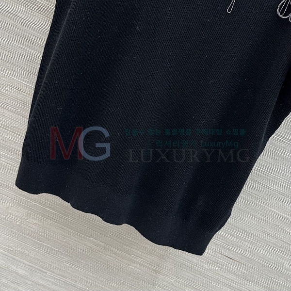 ���� ���ڷ� ��ġ�ڸ� ���� Ƽ���� BC23053-4